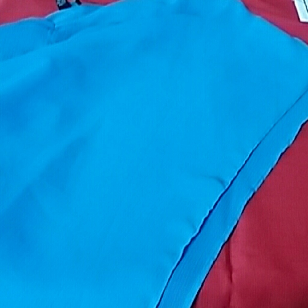 I.N. Studio top. - Picture 3 of 4